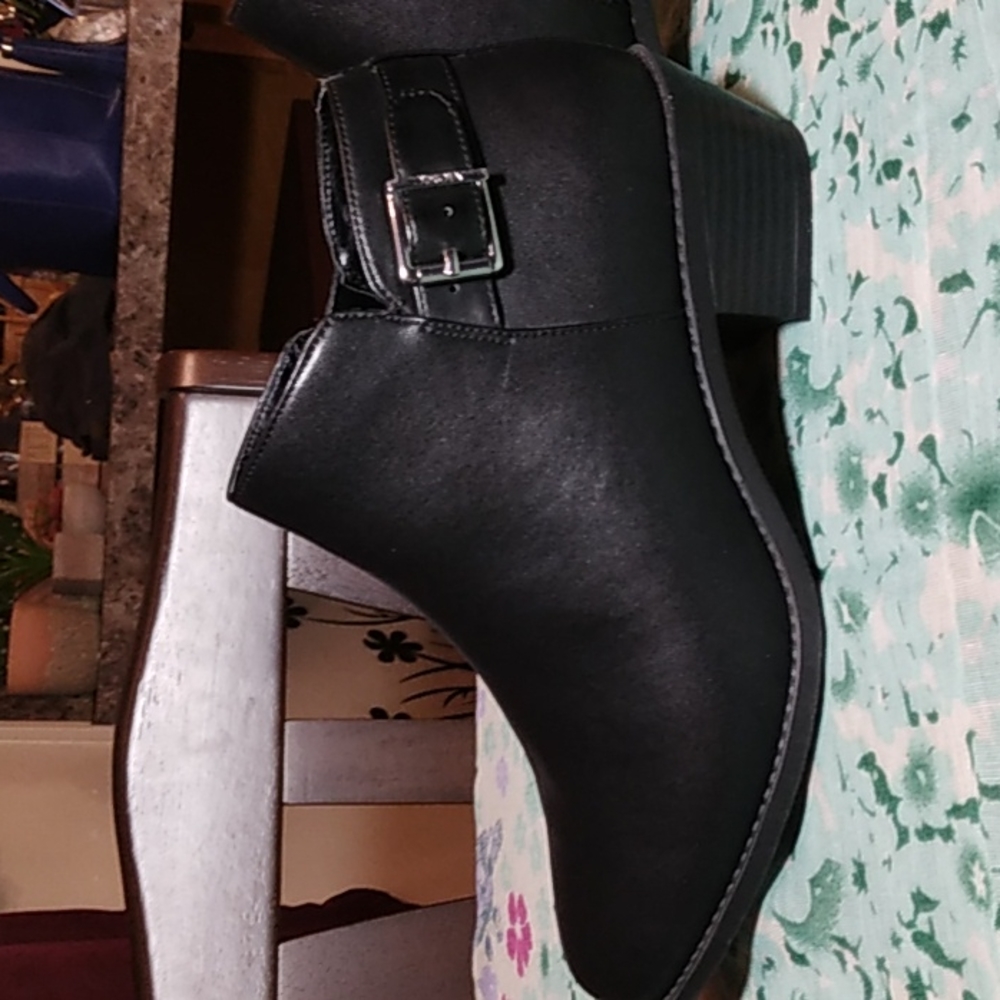 Vionic bootie.